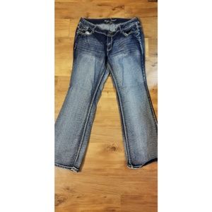 Ariya Jeans - Ariya jeans Ariya Jeans - Ariya jeans